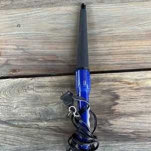 InfinitiPRO Conair curling wand